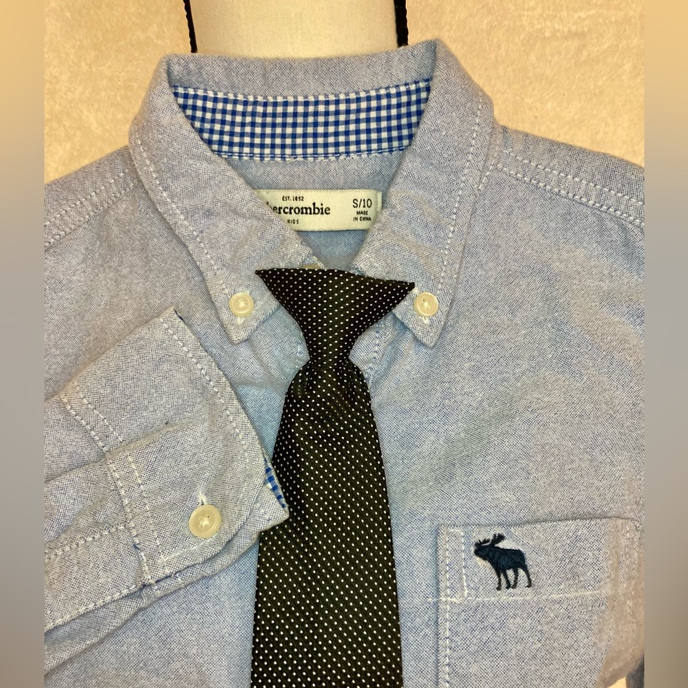 Abercrombie kids button up long sleeve with clip on tie